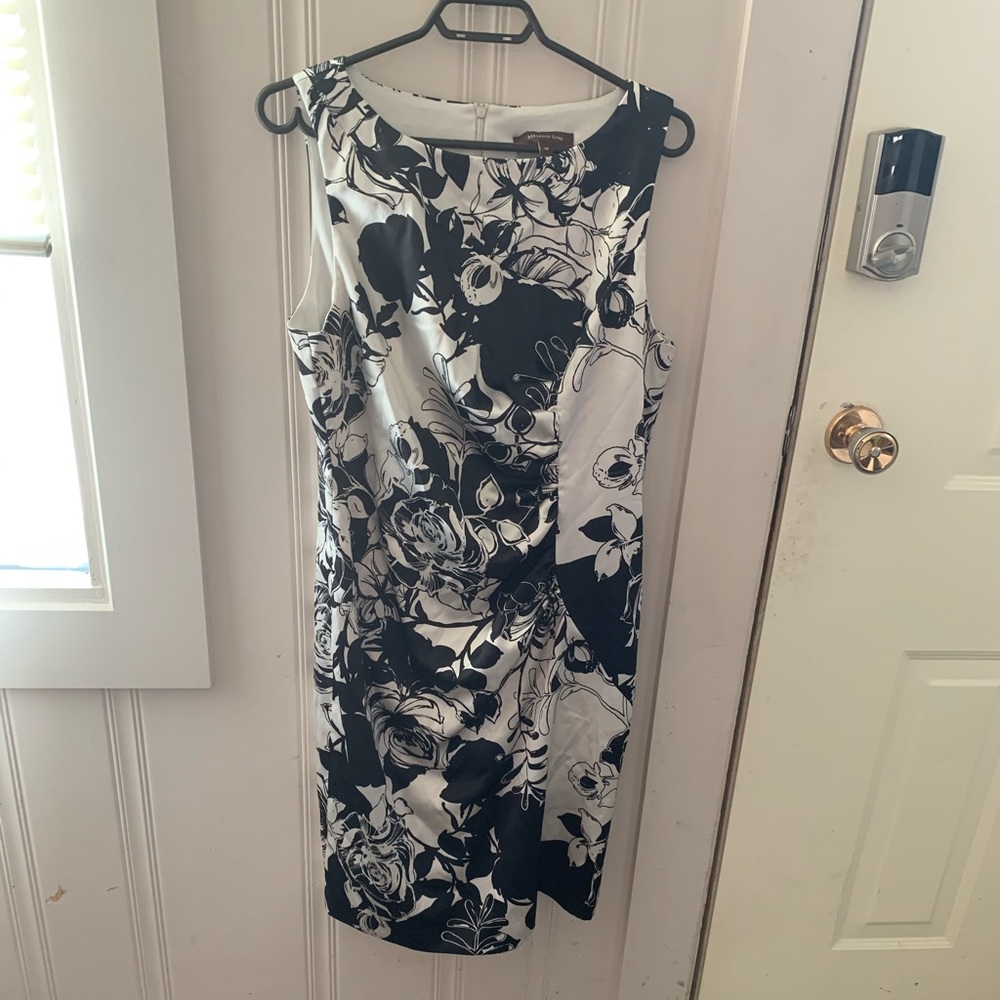 Melanie Lyne Black and White Rose Dress